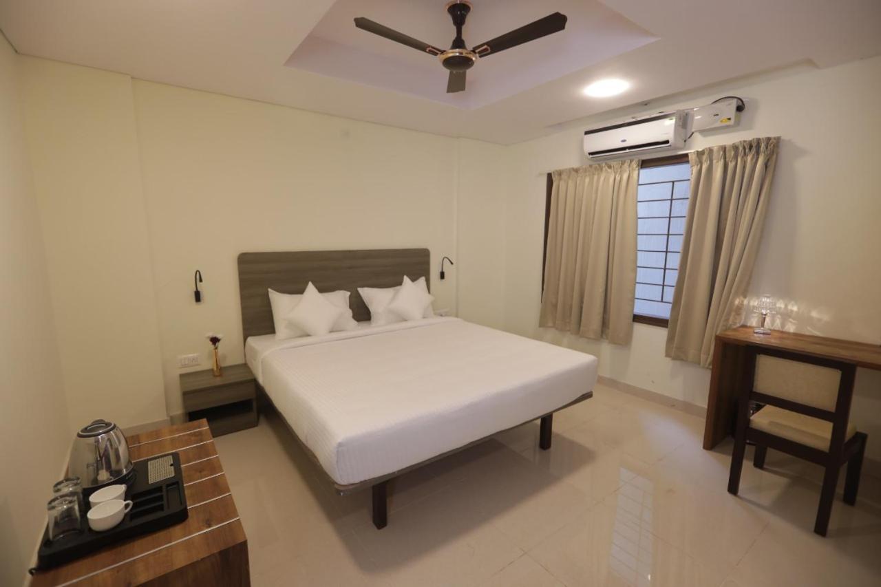 Elysian Grand Hotel Bangalore Dış mekan fotoğraf